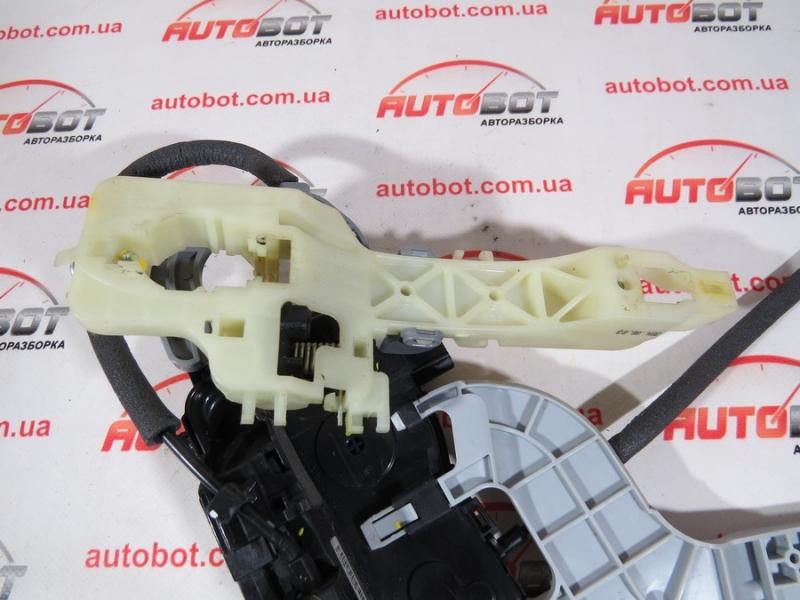 Замовити для KIA Sportage III (SL) Кронштейн ручки дверки задньої правої