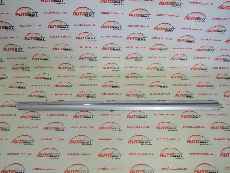 Заказать на VOLKSWAGEN Passat B7 (362, 365) Внешний молдинг двери передней левой