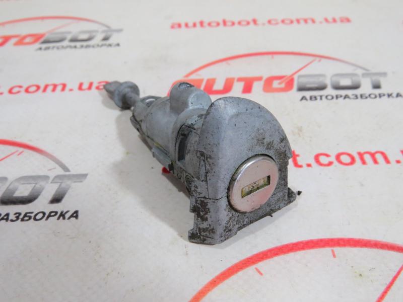 Заказать на VOLKSWAGEN Passat B7 (362, 365) Цилиндр замка двери передней левой