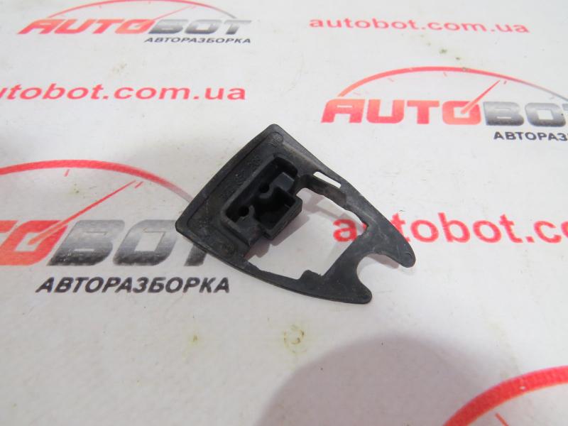 Заказать на VOLKSWAGEN Passat B7 (362, 365) Уплотнитель ручки двери передней левой