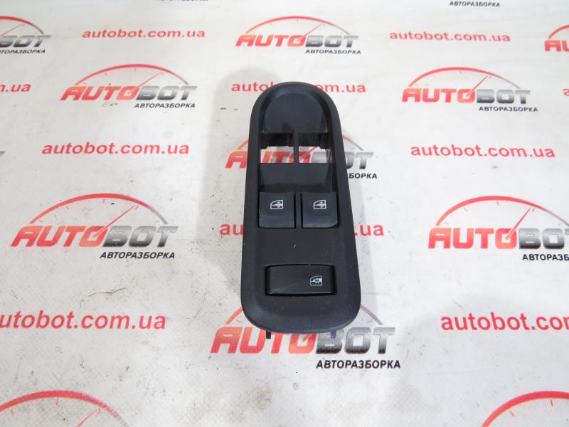 Заказать на RENAULT Sandero II Stepway (B8) Кнопки панели стеклоподъемника