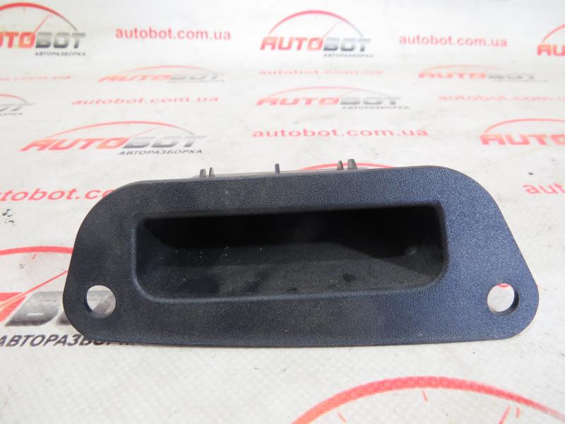 Заказать на MERCEDES-BENZ C-CLASS W205/S205/C205/A205 Выемка ручки багажника