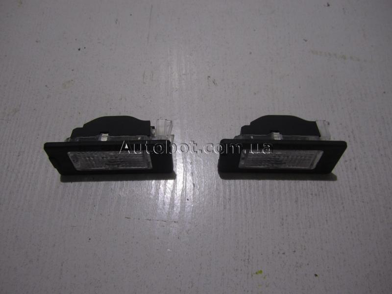 SKODA Yeti (5L) Ліхтар підсвітки номерного знаку (5N0943021) Замовити для SKODA Yeti (5L) Ліхтар підсвітки номерного знаку