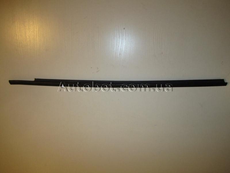 Замовити для NISSAN Juke (F15, F15E) Молдинг скла дверки передньої