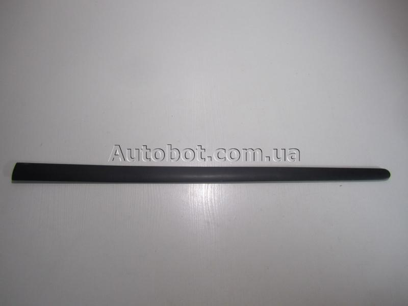Заказать на VOLKSWAGEN Golf V (1K1) Молдинг двери передней