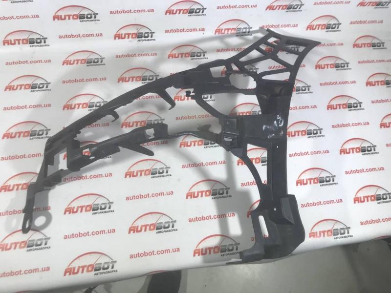 Заказать на MERCEDES-BENZ CLS-CLASS C218 Опорный кронштейн бампера