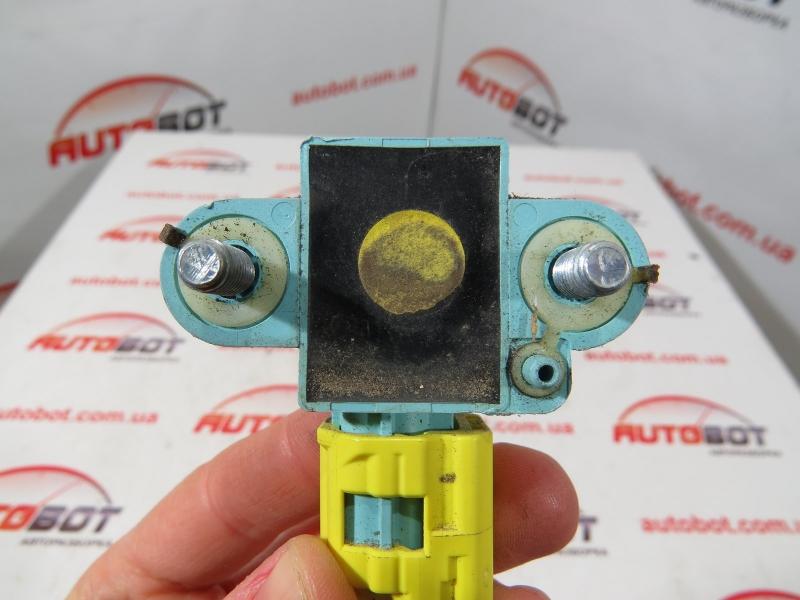 Замовити для AUDI A6 Allroad Quattro C6 (4FH) Датчик удару в дверку передню праву