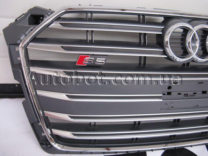 Решітка радіатора запчастини  Audi a5 фото