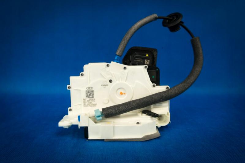 запчастини  Audi q8-i фото