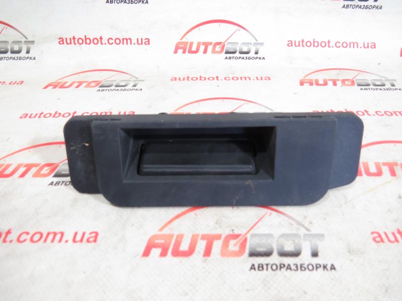 C-CLASS W205/S205/C205/A205 Кнопка открытия багажника запчасти  Mercedes-benz c-class-w205 фото