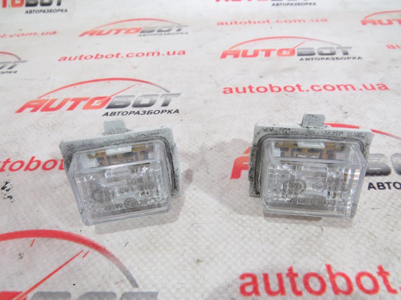 C-CLASS W204/S204 Фонарь подсветки номера запчасти  Mercedes-benz c-class-w204 фото